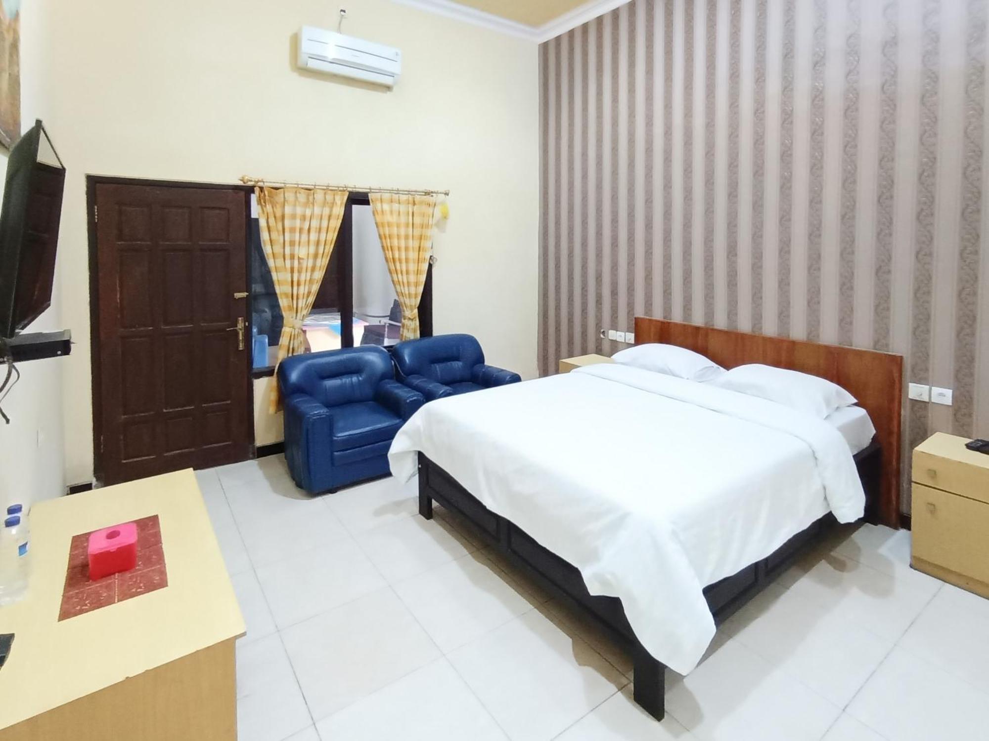 Gita Puri Redpartner Blitar Hotel Buitenkant foto