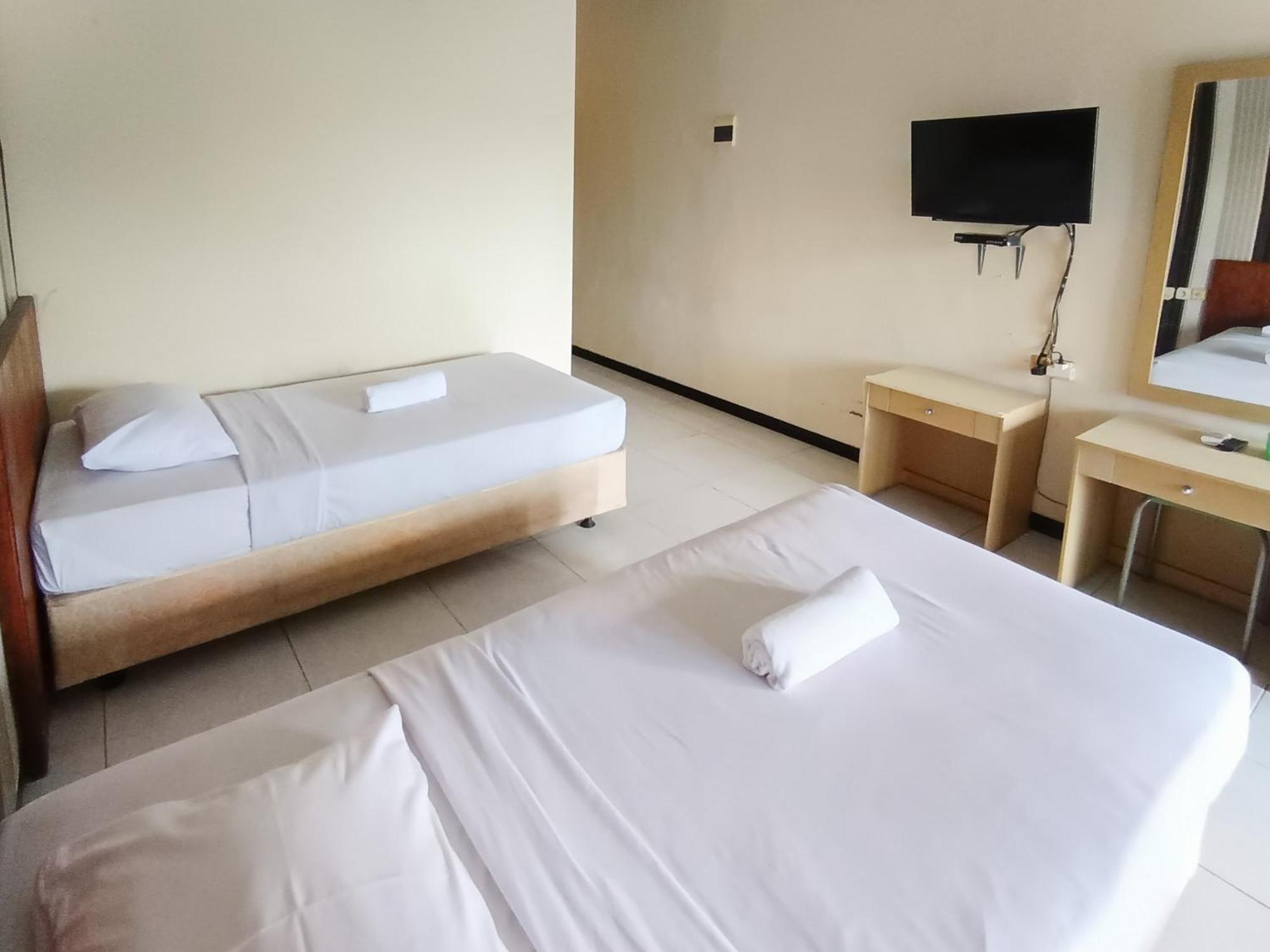 Gita Puri Redpartner Blitar Hotel Buitenkant foto