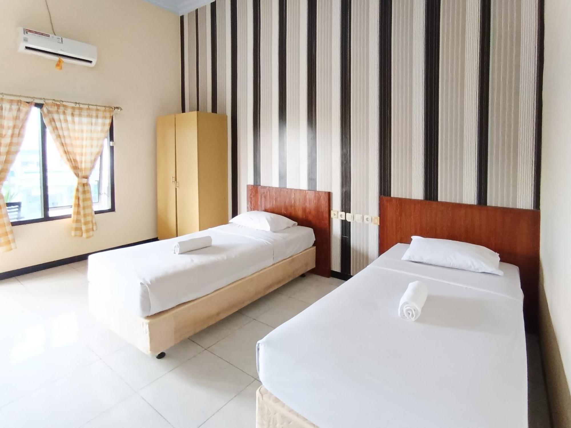Gita Puri Redpartner Blitar Hotel Buitenkant foto