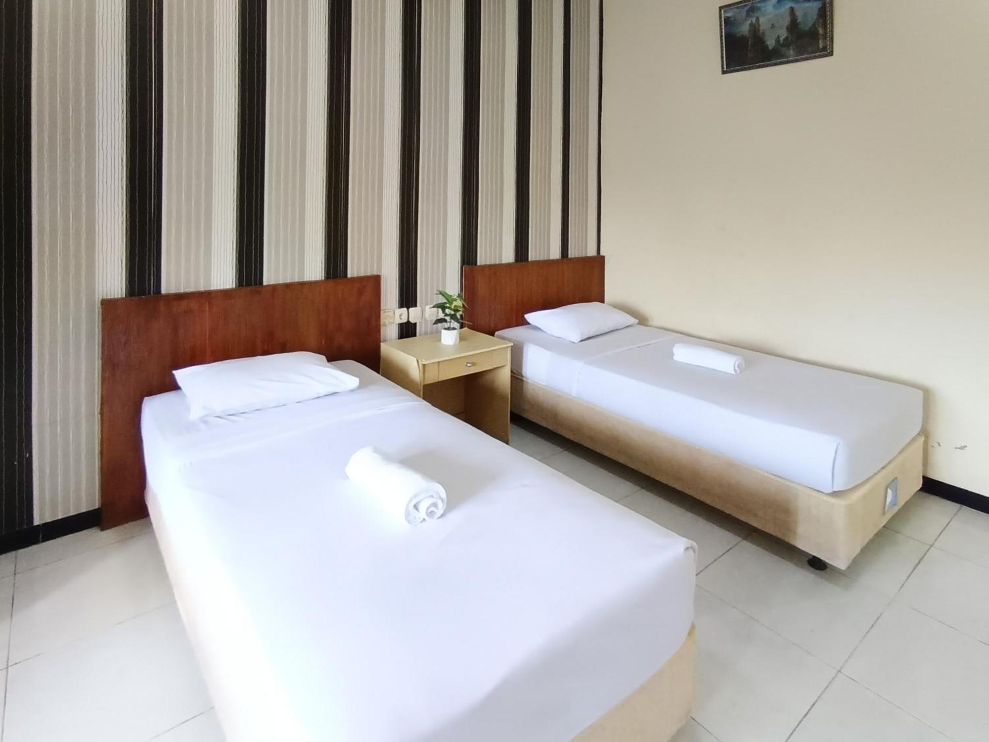 Gita Puri Redpartner Blitar Hotel Buitenkant foto