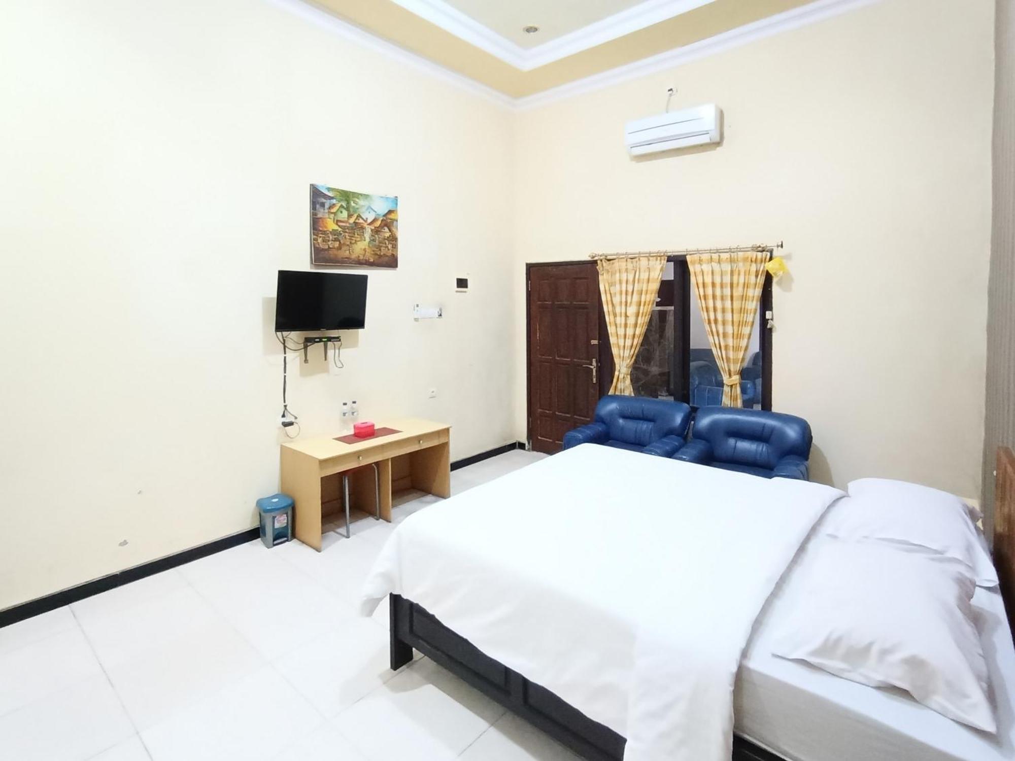 Gita Puri Redpartner Blitar Hotel Buitenkant foto